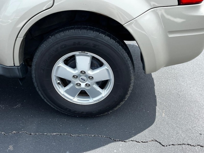 Ford Escape Vehicle Image 07