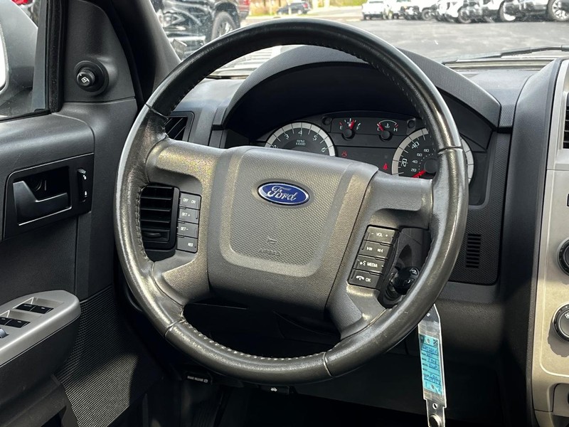 Ford Escape Vehicle Image 13