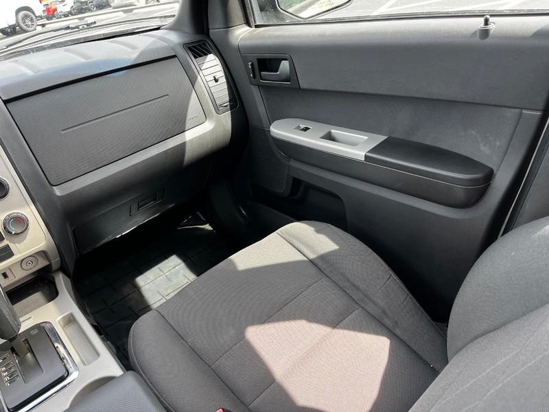 Ford Escape Vehicle Image 14