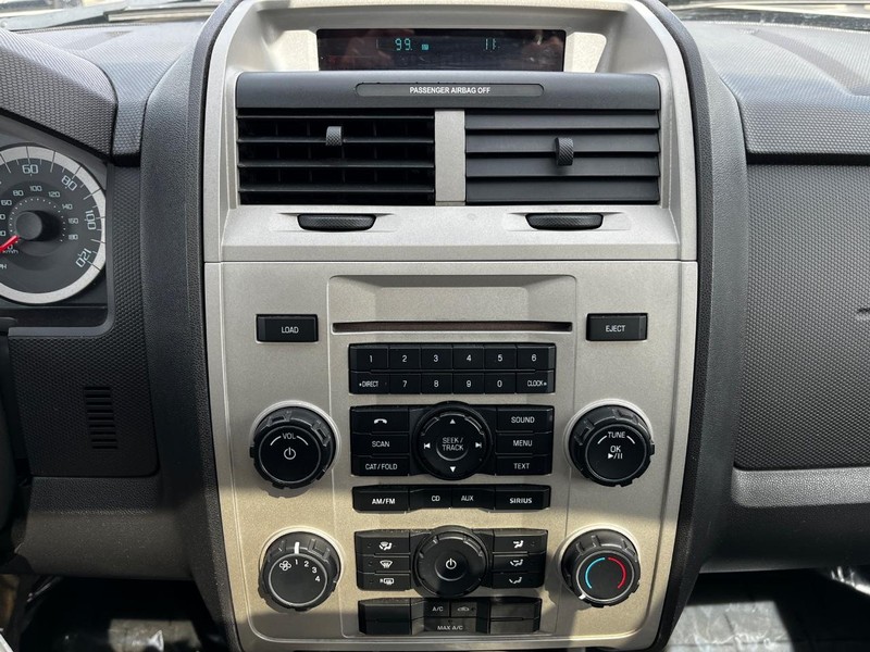 Ford Escape Vehicle Image 21