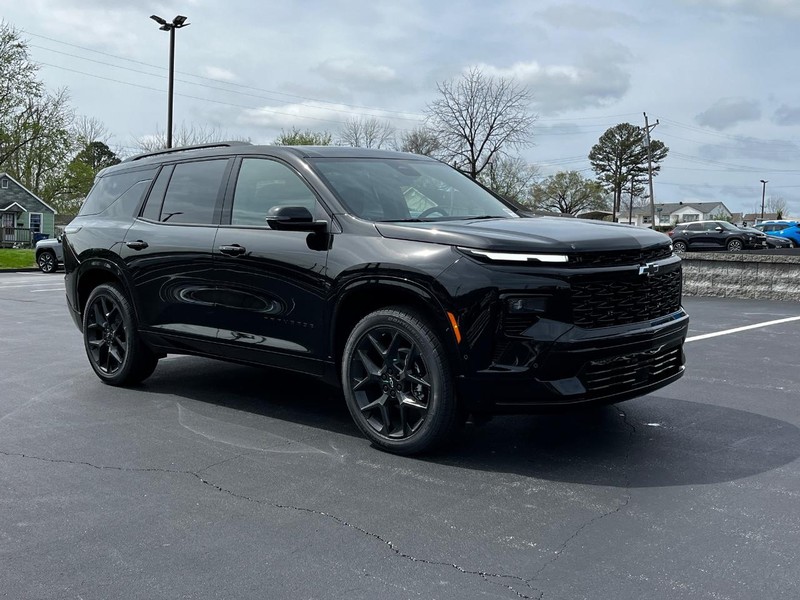 Chevrolet Traverse Vehicle Image 02