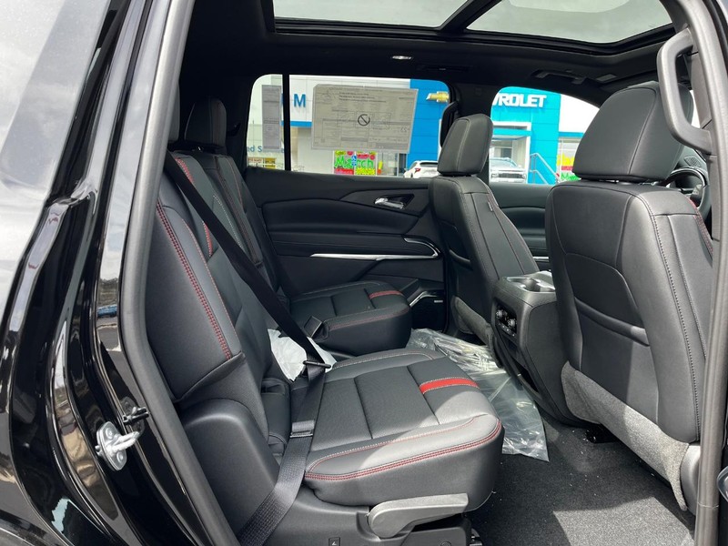 Chevrolet Traverse Vehicle Image 05