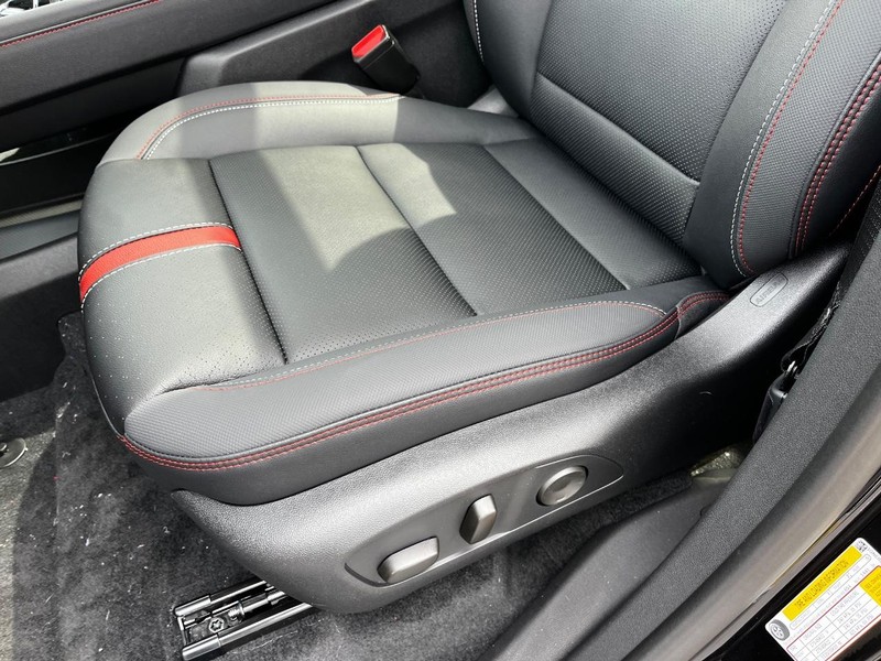 Chevrolet Traverse Vehicle Image 13