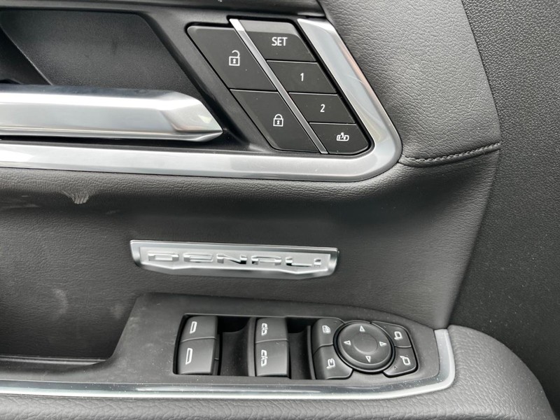 GMC Sierra 1500 Vehicle Image 11