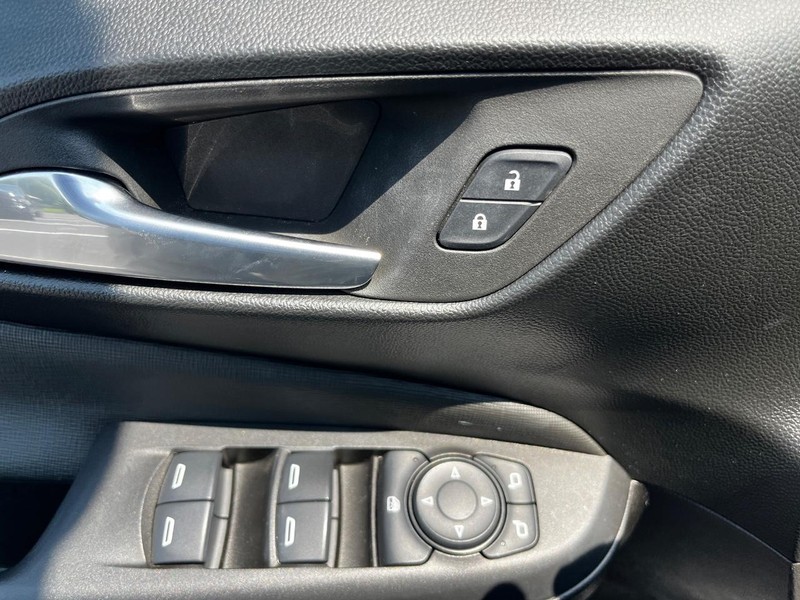 Buick Envista Vehicle Image 15