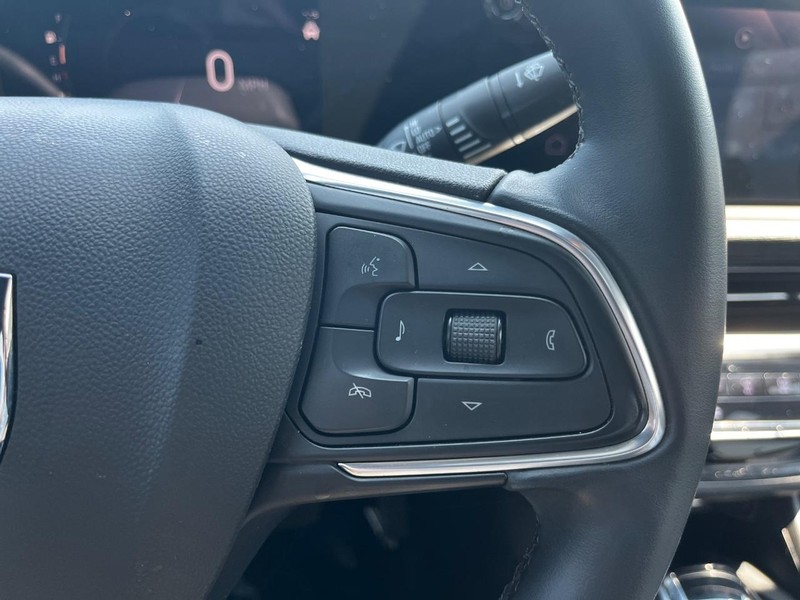 Buick Envista Vehicle Image 18