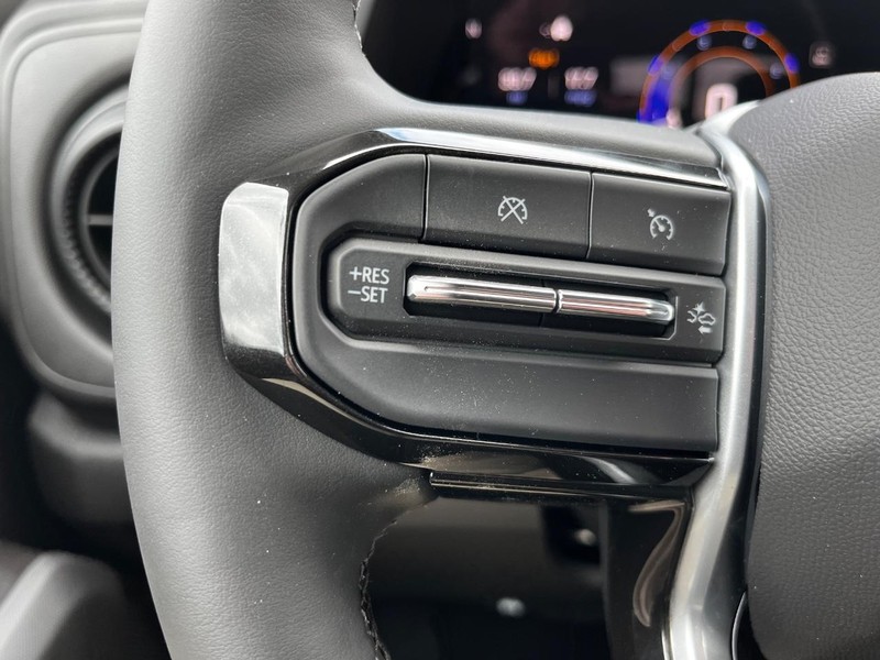 Chevrolet Colorado Vehicle Image 11