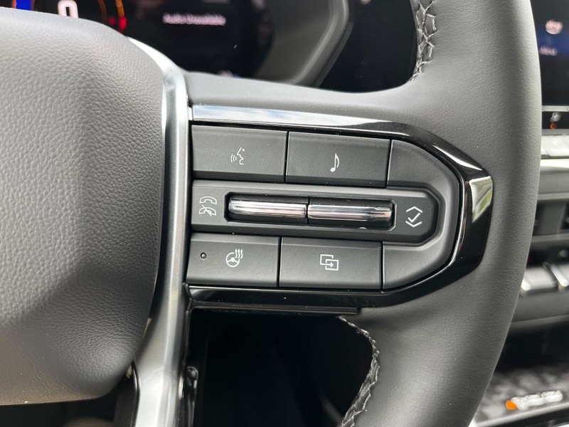 Chevrolet Colorado Vehicle Image 12