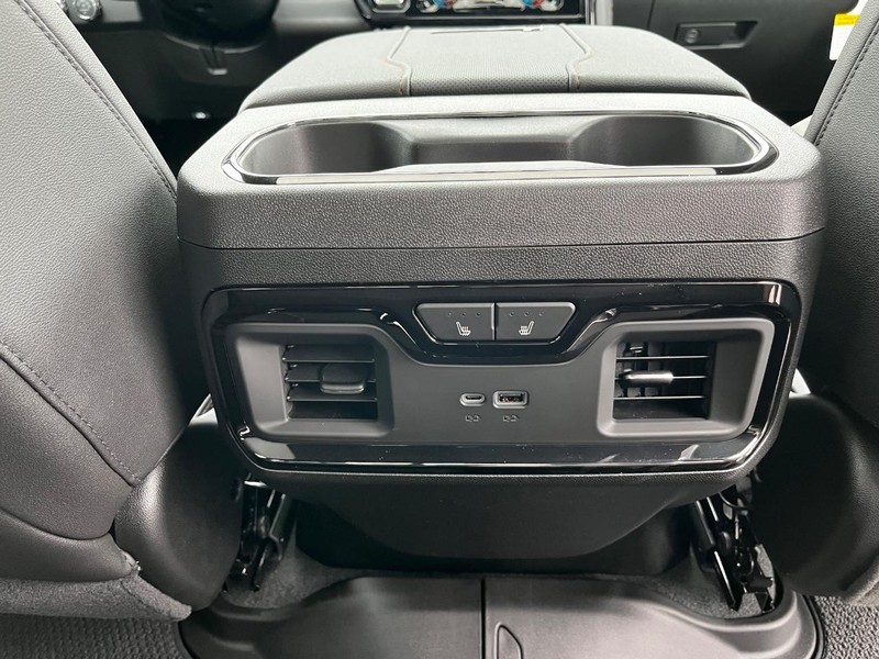 GMC Sierra 2500HD Vehicle Image 06