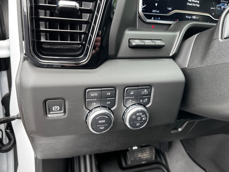 GMC Sierra 2500HD Vehicle Image 13