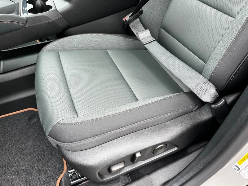 GMC Terrain Vehicle Image 11