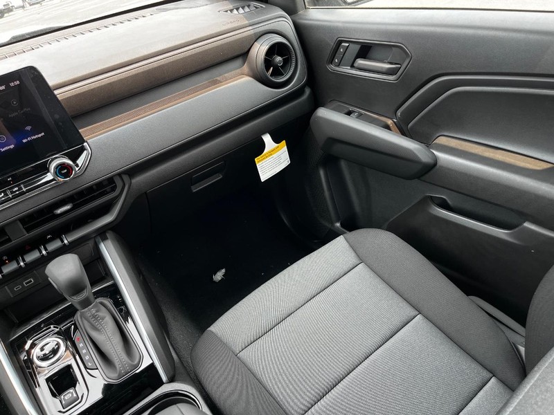Chevrolet Colorado Vehicle Image 08