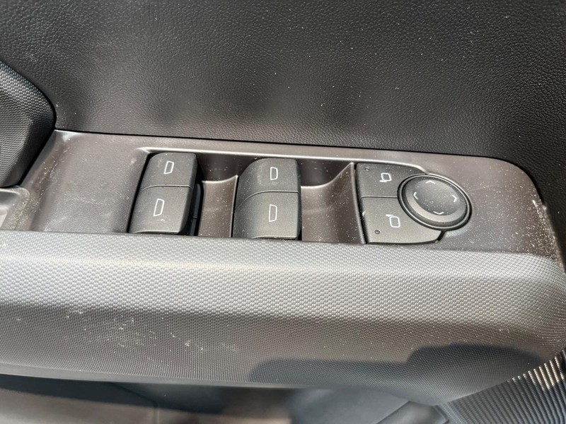 Chevrolet Colorado Vehicle Image 09