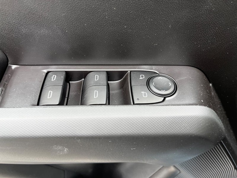 Chevrolet Colorado Vehicle Image 09