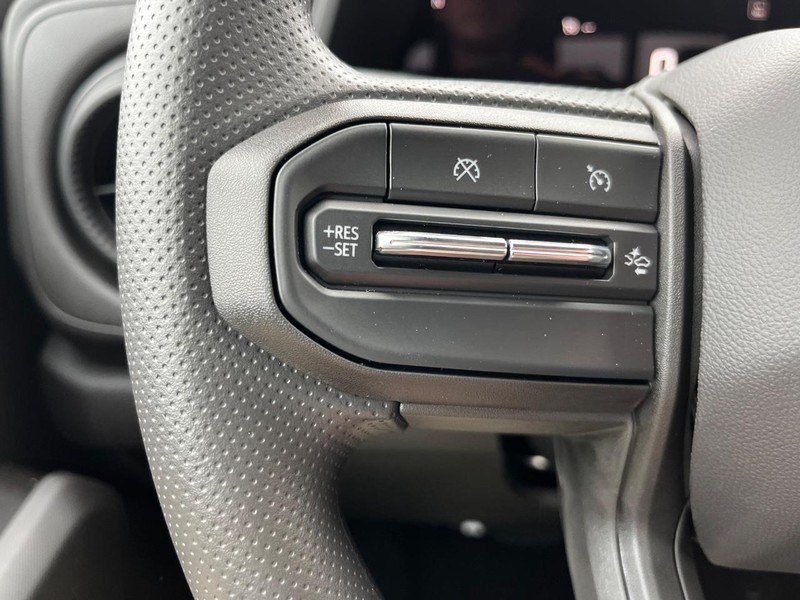 Chevrolet Colorado Vehicle Image 11