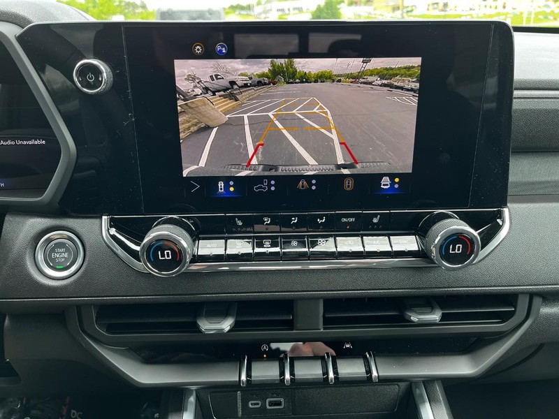 Chevrolet Colorado Vehicle Image 16