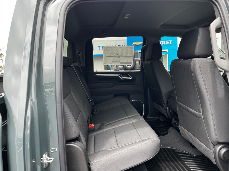 Chevrolet Silverado 2500HD Vehicle Image 05