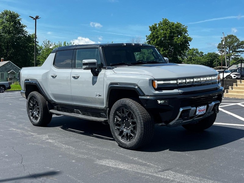 GMC HUMMER EV Pickup Vehicle Image 02