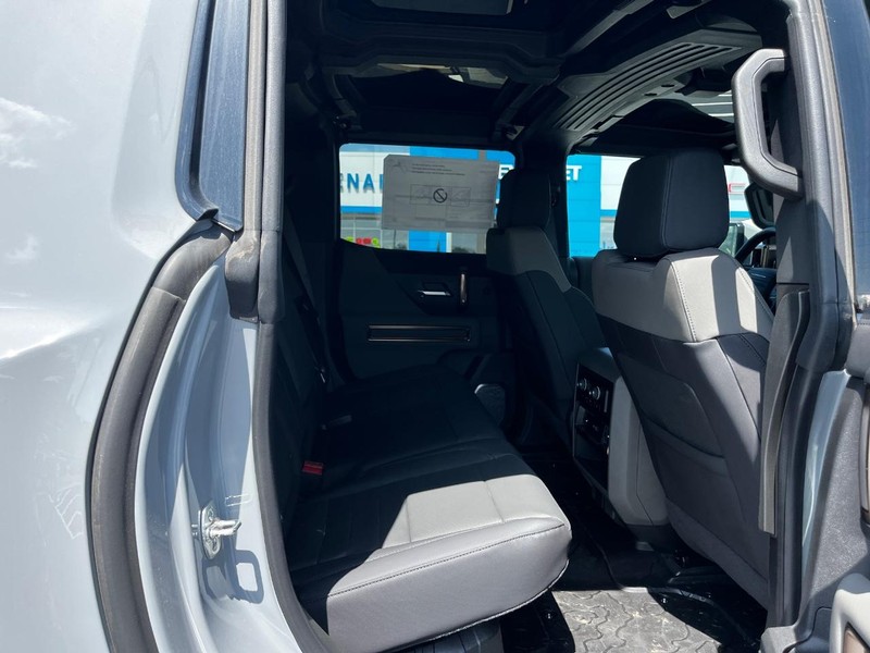 GMC HUMMER EV Pickup Vehicle Image 05