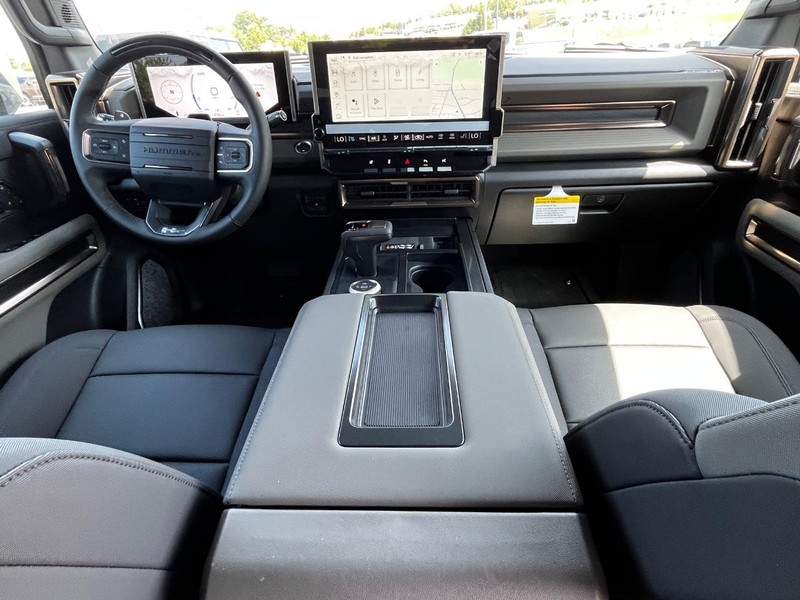 GMC HUMMER EV Pickup Vehicle Image 08