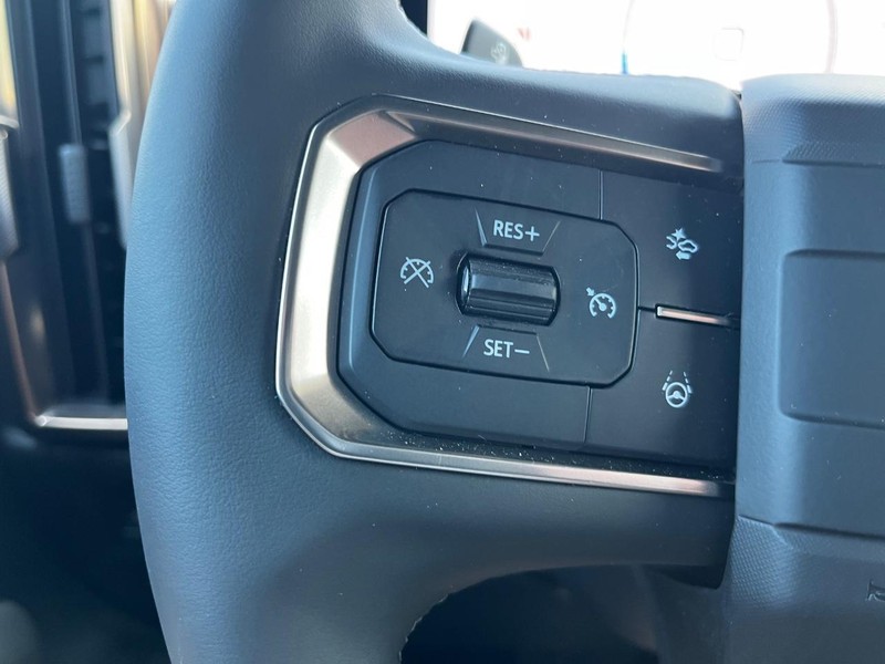 GMC HUMMER EV Pickup Vehicle Image 13