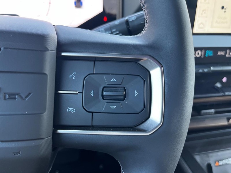 GMC HUMMER EV Pickup Vehicle Image 14