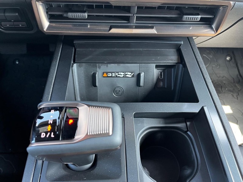 GMC HUMMER EV Pickup Vehicle Image 16