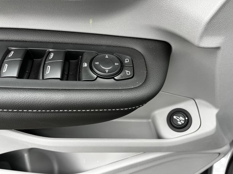GMC Terrain Vehicle Image 15