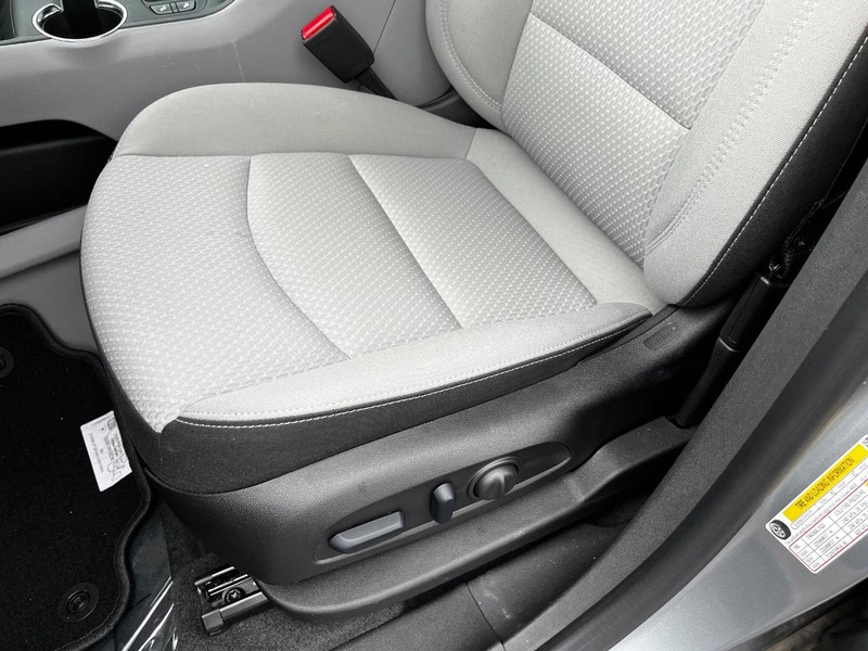 GMC Terrain Vehicle Image 17