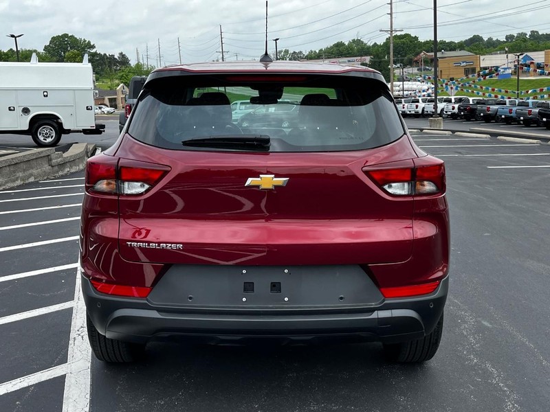 Chevrolet TrailBlazer Vehicle Image 04