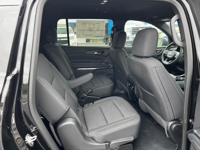 Chevrolet Traverse Vehicle Image 05