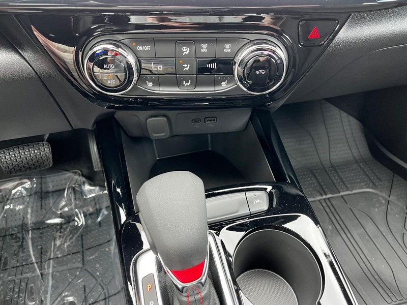 Chevrolet Trax Vehicle Image 14