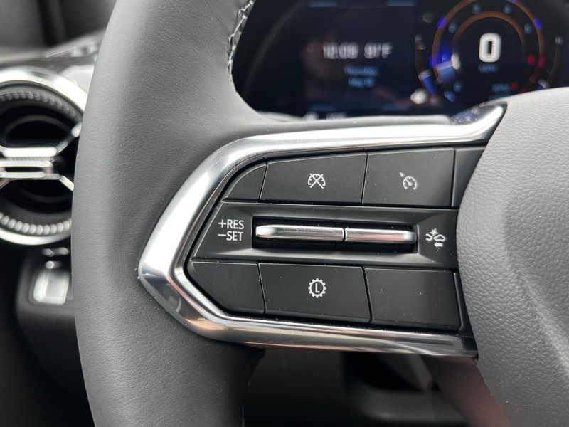 Chevrolet Equinox Vehicle Image 11