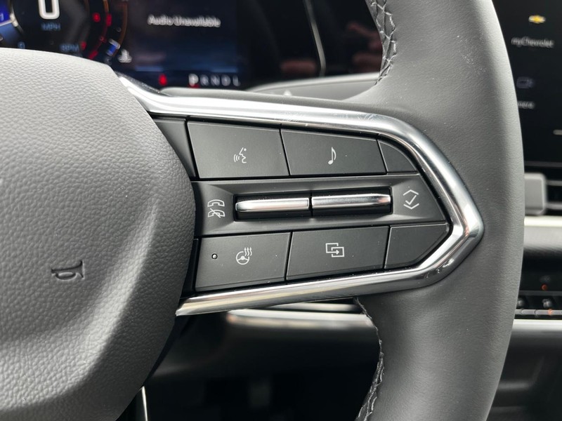 Chevrolet Equinox Vehicle Image 12
