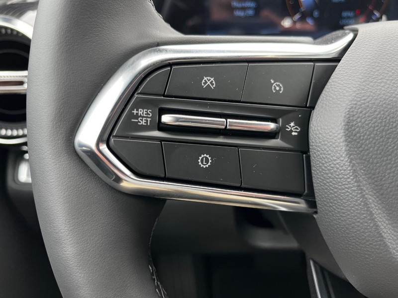 Chevrolet Equinox Vehicle Image 11