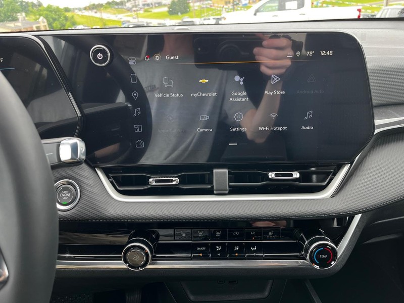 Chevrolet Equinox Vehicle Image 14