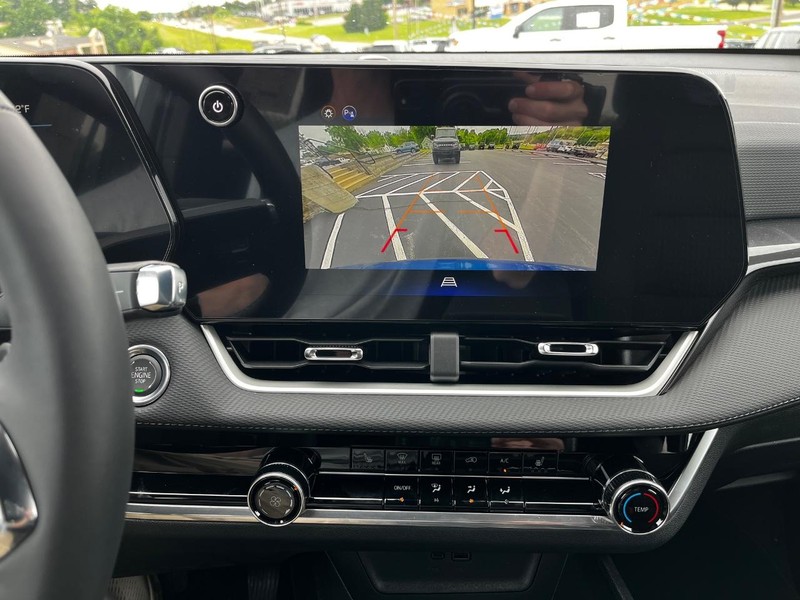 Chevrolet Equinox Vehicle Image 15