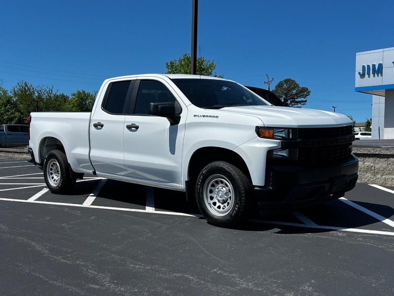 Chevrolet Silverado 1500 Vehicle Image 02