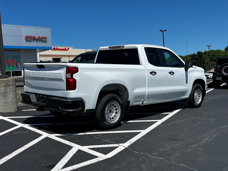 Chevrolet Silverado 1500 Vehicle Image 03