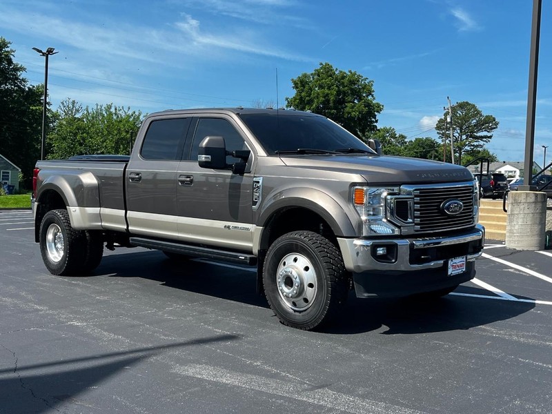 Ford Super Duty F-450 DRW Vehicle Image 02