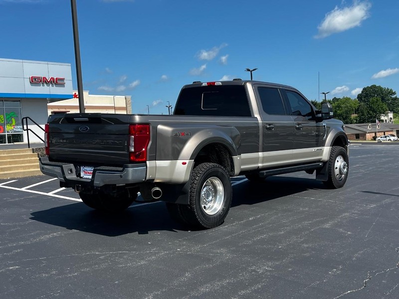 Ford Super Duty F-450 DRW Vehicle Image 03