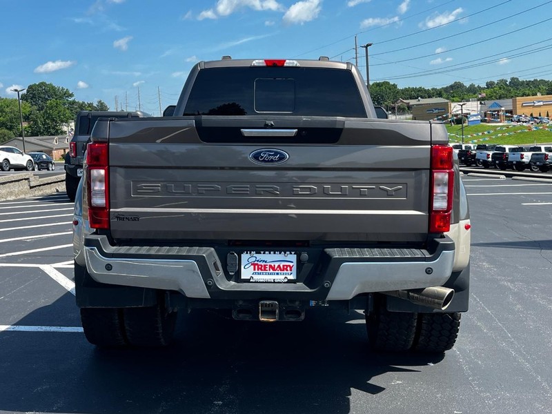 Ford Super Duty F-450 DRW Vehicle Image 04