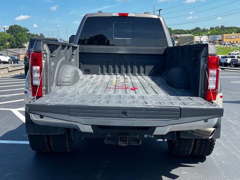 Ford Super Duty F-450 DRW Vehicle Image 05