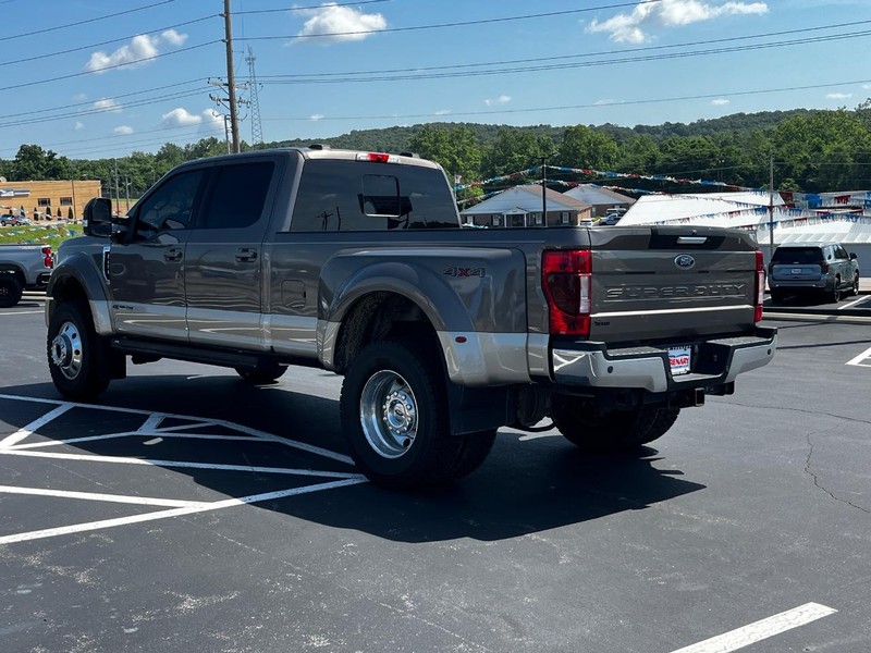 Ford Super Duty F-450 DRW Vehicle Image 06