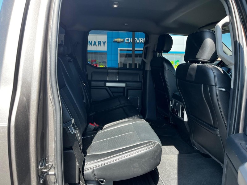 Ford Super Duty F-450 DRW Vehicle Image 10
