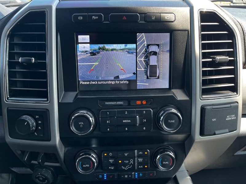 Ford Super Duty F-450 DRW Vehicle Image 21