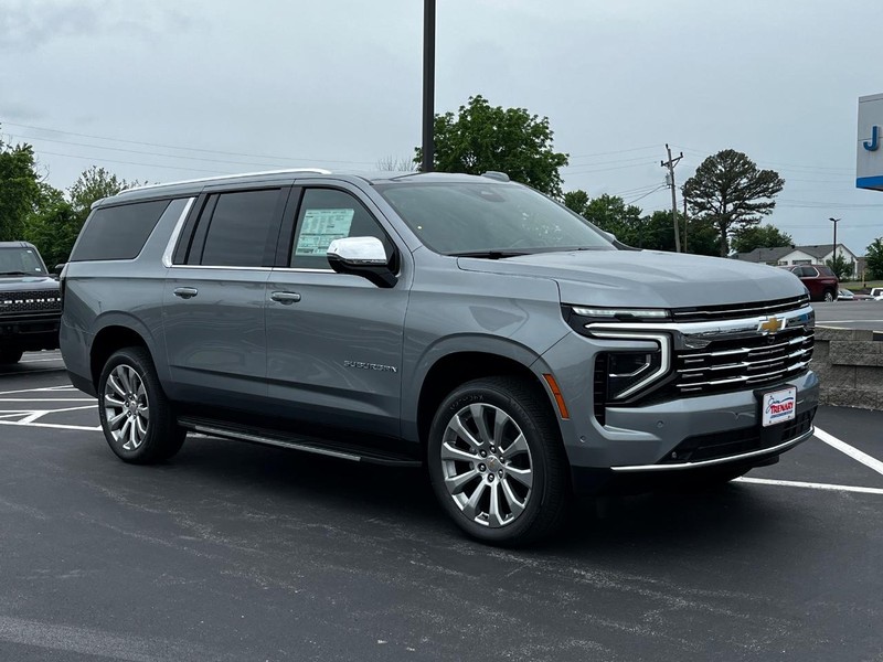 Chevrolet Suburban Vehicle Image 02