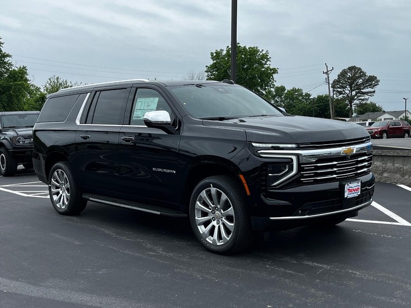 Chevrolet Suburban Vehicle Image 02