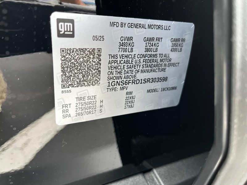 Chevrolet Suburban Vehicle Image 21