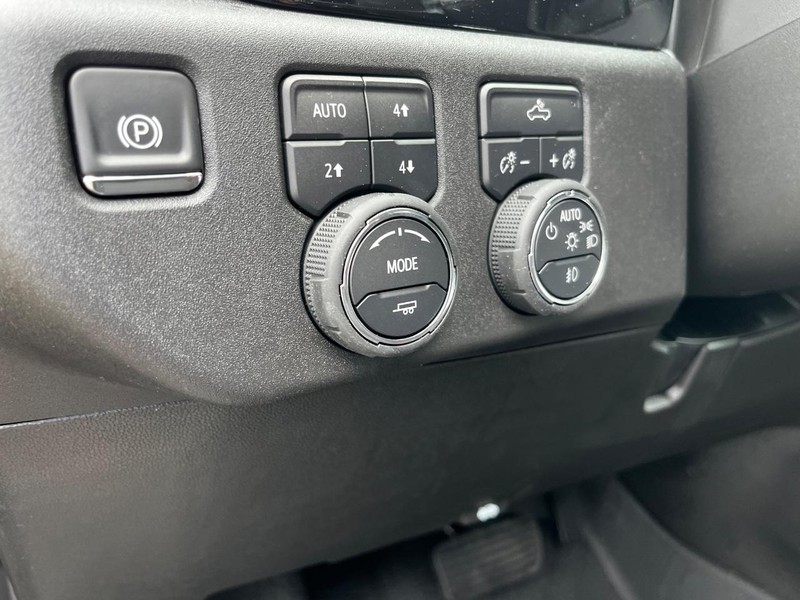 Chevrolet Silverado 1500 Vehicle Image 11